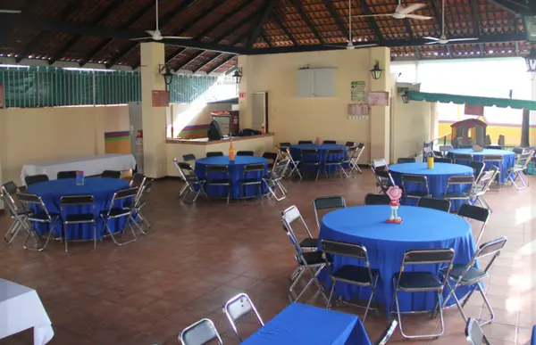 Portada de Totem Jardín de Fiestas 