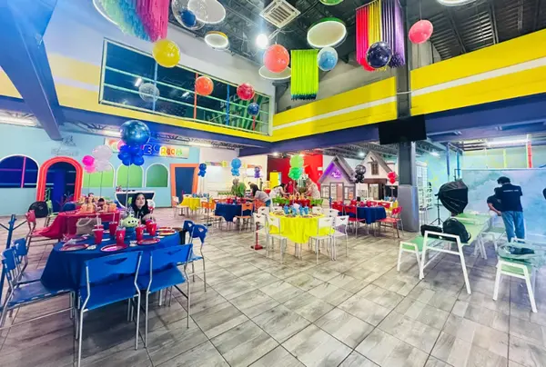Portada de Yolo Party Place