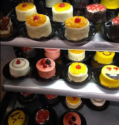 Pastelería Esperanza Olivar del Conde photo 2