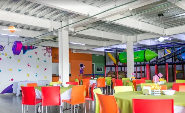 Planeta 8 - Salón de fiestas infantiles main