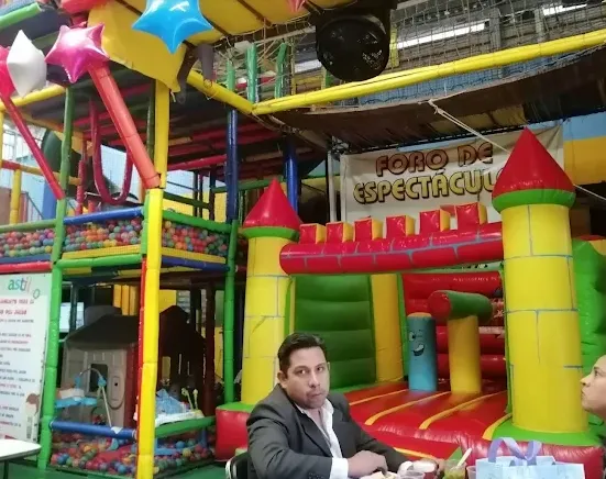 Salón infantil El Castillo de los Pingos thumbnail 5