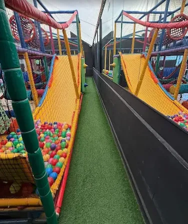 Salón Playco thumbnail 3