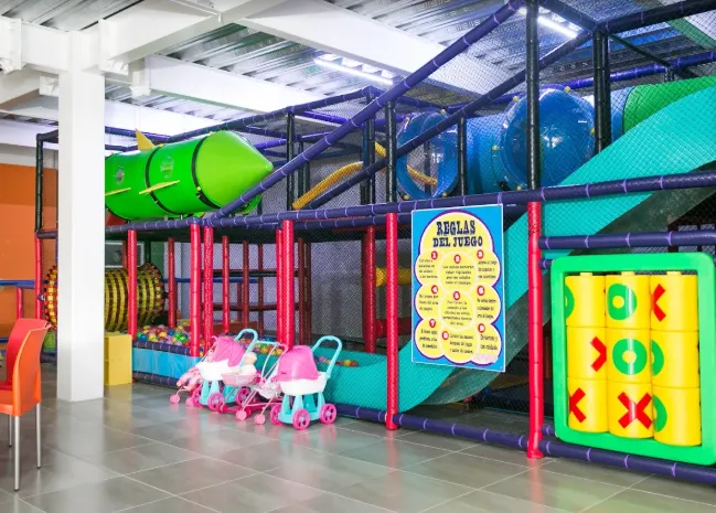Planeta 8 - Salón de fiestas infantiles thumbnail 3