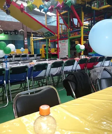 Salón infantil El Castillo de los Pingos thumbnail 2