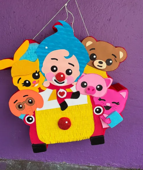 El Castillo de las Piñatas main