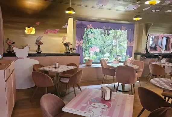 Hello Kitty Café Chateau