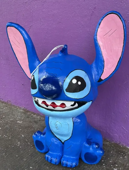 El Castillo de las Piñatas thumbnail 2