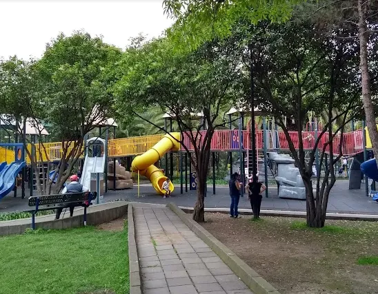 Parque La Tapatia thumbnail 2