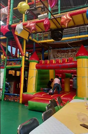 Salón infantil El Castillo de los Pingos thumbnail 3